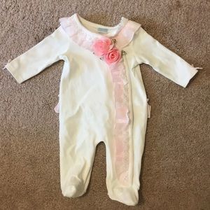 NWOT Elegant one-piece sleeper